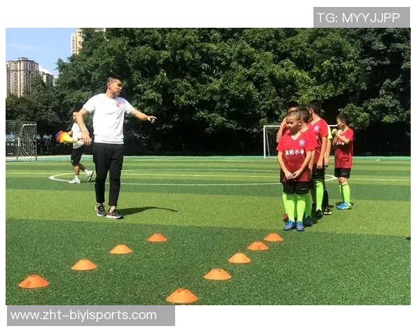 提升孩子足球技能长宁区专业儿童足球培训课程推荐